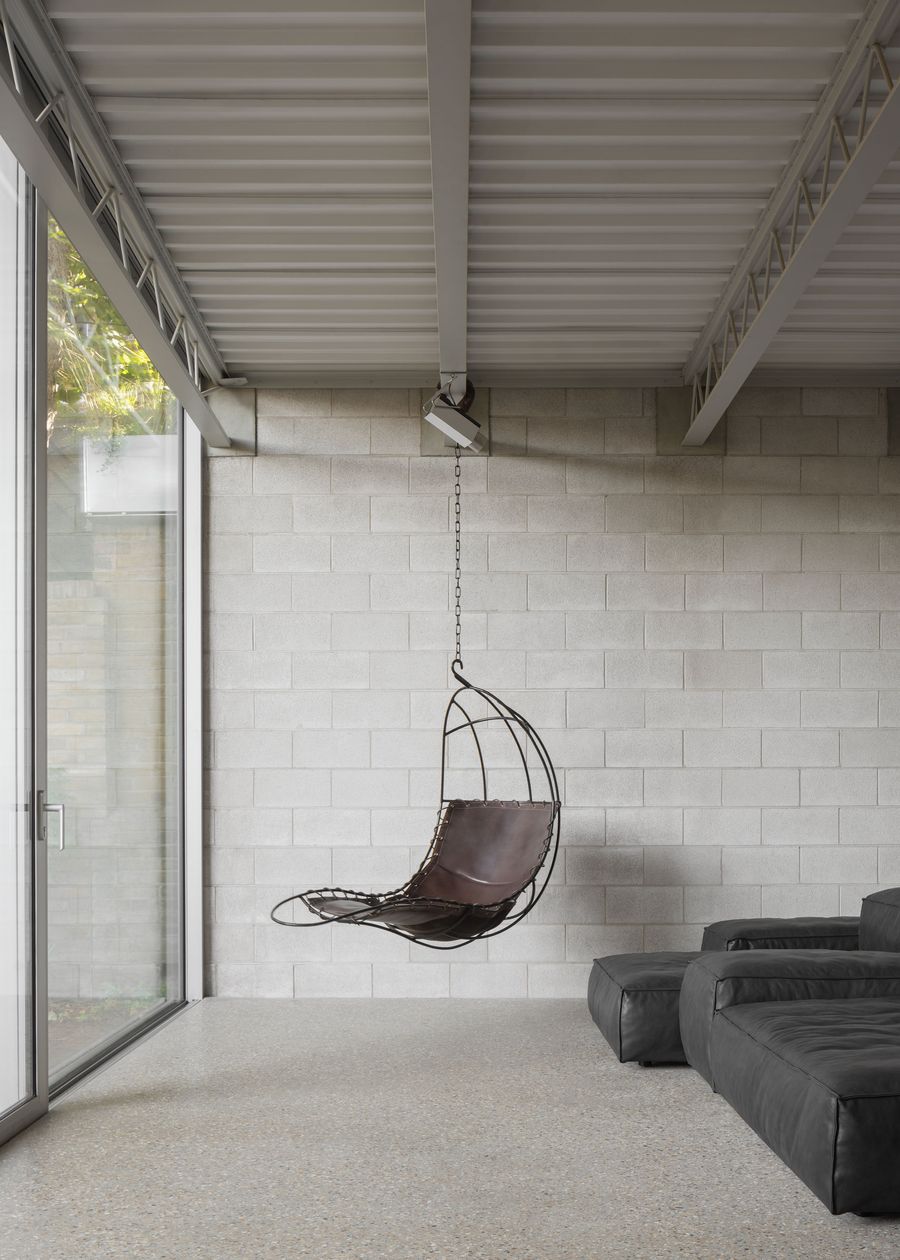 בית בלונדון I  חומר I זמן I המשכיות